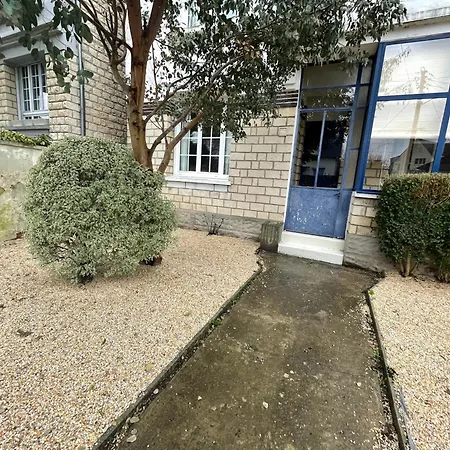 Ajania, Appt Avec Parking Et Petit Jardin Prive