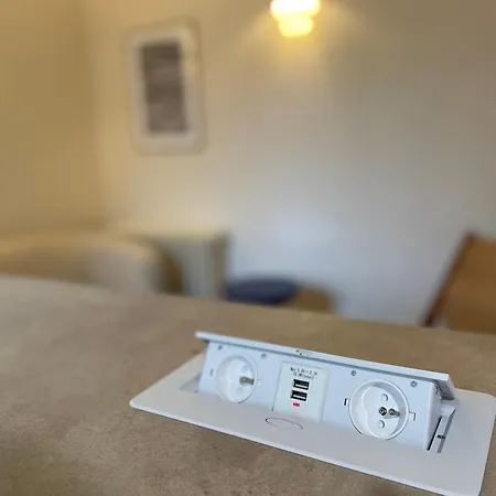 Apartment Ajania, Appt Avec Parking Et Petit Jardin Prive Caen