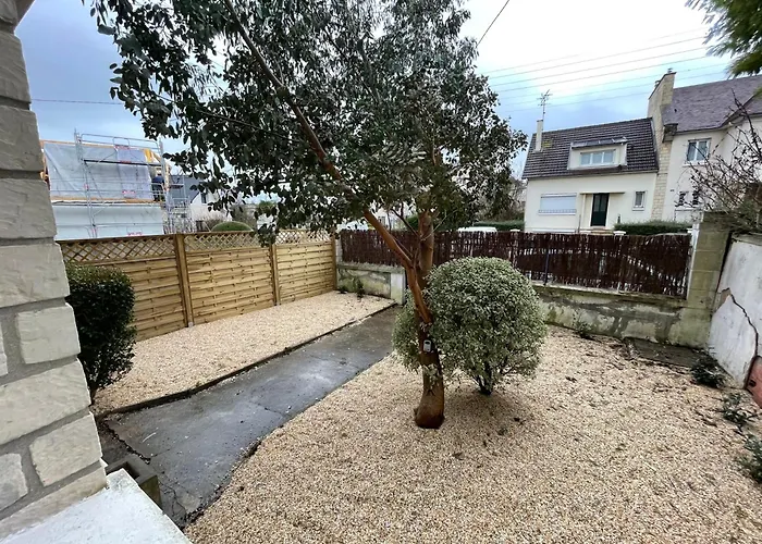 Ajania, Appt Avec Parking Et Petit Jardin Prive Appartement *